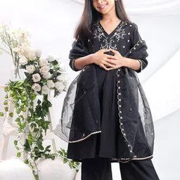 misbis Girls Embroidery Kurta Set-picture-40