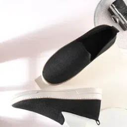 bizzaro Men Slip-On Sneakers with Synthetic upper-picture-27