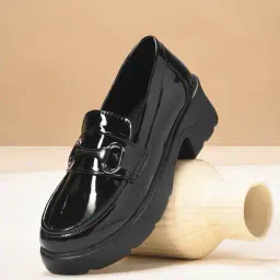 jm looks Women Slip-On Round-Toe Loafers image 1