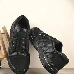 Low-Top Round-Toe Shoes with Lace Fastening-image-21