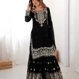 svaraa Women Embroidered Straight Kurta Set-picture-18