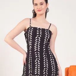 deebaco Women Printed Regular Fit Top image 1