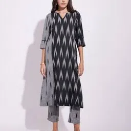 Women Ikat Print Kurta & Pants Set-image-46