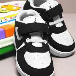 kats Men Sneakers with Synthetic upper image 1