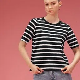 Women Striped Oversized Fit Crew-Neck T-Shirt -image-20