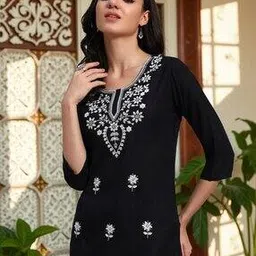 pannkh Women Embroidered Stright Kurti-picture-31