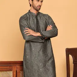 jompers Men Embroidery Long Kurta image 1