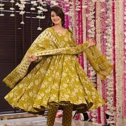 svaraa Women Floral Anarkali Kurta Set-picture-22