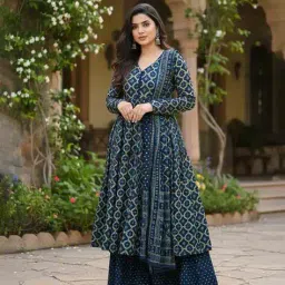 aradhna Women Printed Anarkali Kurta Set image 1