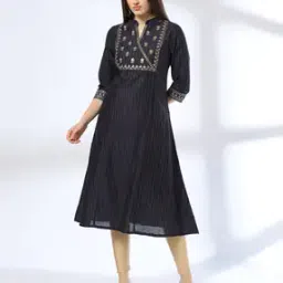 avaasa mix n' match Women Embellished Flared Kurta-picture-17
