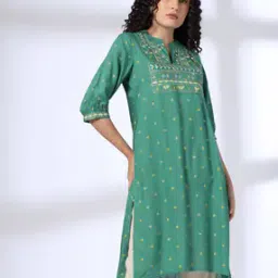 Women Embroidered Straight Kurta & Pants-image-0
