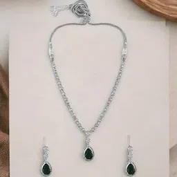 the pari Women Diamond-Studded Necklace & Earrings Set-picture-40