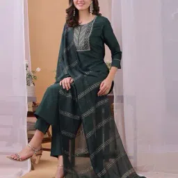 svaraa Women Embroidery Straight Kurta Set image 1