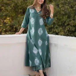 kiana house of fashion Women Leaf Print Straight Kurta Set image 1