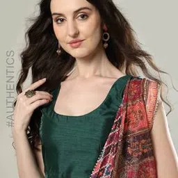 Women Sleeveless Side-Open Blouse-image-35