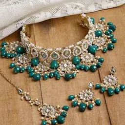 karatcart Gold-Plated Kundan-Studded Necklace with Earrings & Mang Tikka-picture-27