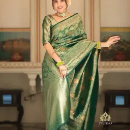 zikaraa Women Printed Saree with Contrast Border image 1