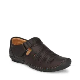 bucik Textured Shoe-Style Sandals-picture-12