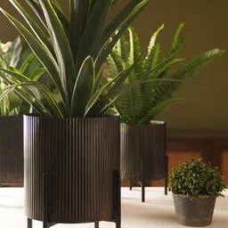 pure home and living Metal Textured Flower Pot with Stand-picture-14