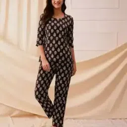 clovia Women Printed Top & Pyjamas Nightwear Set-picture-14