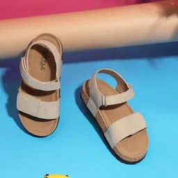 truffle collection Girls Flat Sandals with PU Upper-picture-38