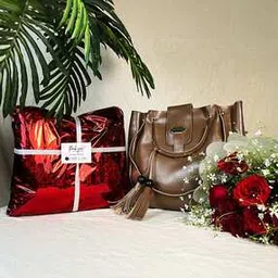 mark & keith Set of 4 Textured Handbag with Pouches-picture-49