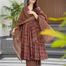 wedani Women Floral Anarkali Kurta Set image 1