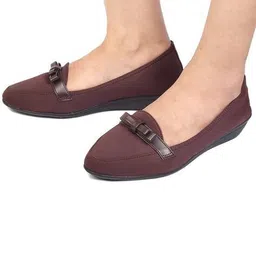 xe looks Women Almond-Toe Wedges image 1
