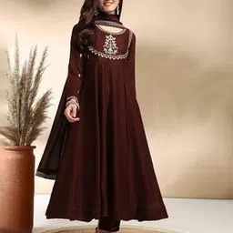Women Embellished Anarkali Kurta Set-image-5