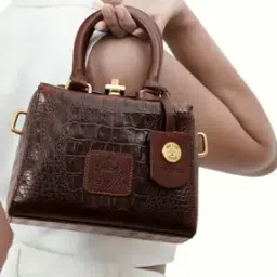 hidesign Women Textured Sling Bag-picture-17