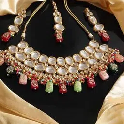 sohi Gold-Plated Kundan-Studded Multi-Piece Jewellery Set-picture-17