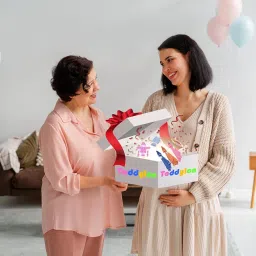 Toddylon Baby Gift Combo of Bedding and New Born Clothes (0-6 Months, Multicolour) image 4