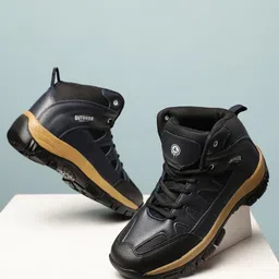 Duke Men Textured High-Top Trekking Shoes-picture-26