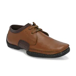 Egoss Men Textured Round Toe Lightweight Leather Sneakers image 3