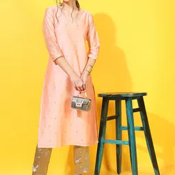 Vishudh Women Peach-Coloured Geometric Embroidered Kurta image 1