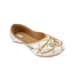DESI COLOUR Women Embellished Ethnic Mojaris-image-97