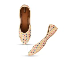 DESI COLOUR Women Embellished Ethnic Mojaris Flats-picture-35