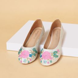Pantaloons Junior Girls Embellished Round Toe Ballerinas-picture-30