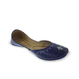 Fulkari Embellished Round Toe Leather Mojaris image 2