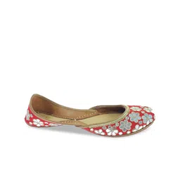 Fulkari Women Embellished Ethnic Mojaris Flats image 3