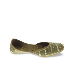 Fulkari Embellished Round Toe Leather Mojaris image 5