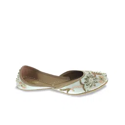 Fulkari Embellished Round Toe Leather Mojaris image 4