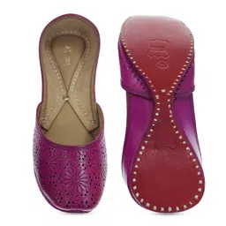Fulkari Printed Round Toe Leather Mojaris image 5
