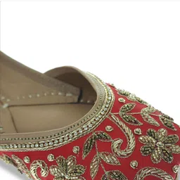 Fulkari Embellished Round Toe Leather Mojaris image 3