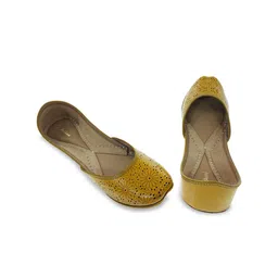 Fulkari Textured Laser Cuts Round Toe Leather Mojaris image 4