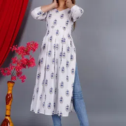 SkyaSia Floral Printed Pleated Straight Kurta image 4