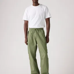 levi's Men's Green Baggy Fit Mid Rise Cargo Trousers image 1