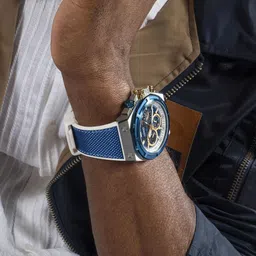 GUESS Men Textured Dial & Silicon Straps Analogue Watch GW0713G1 image 4