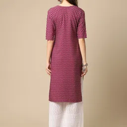 7threads KALINI Women Pack of 2 Maroon & Yellow Ethnic Motifs Printed Handloom Crepe Kurta image 2