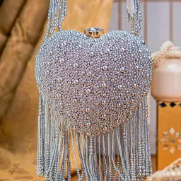 NR BY NIDHI RATHI Silver All-Over Pearl Heart-Shaped Bag Clutch-picture-14